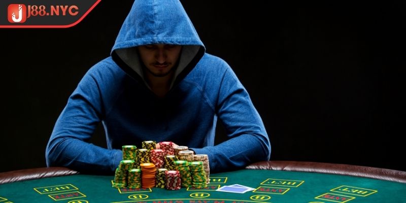 Poker J88 Thế Giới Trực Tuyến Đỉnh Cao Và Đầy Thách Thức 4 Bí quyết chơi Poker J88 hiệu quả kinh nghiệm từ cao thủ